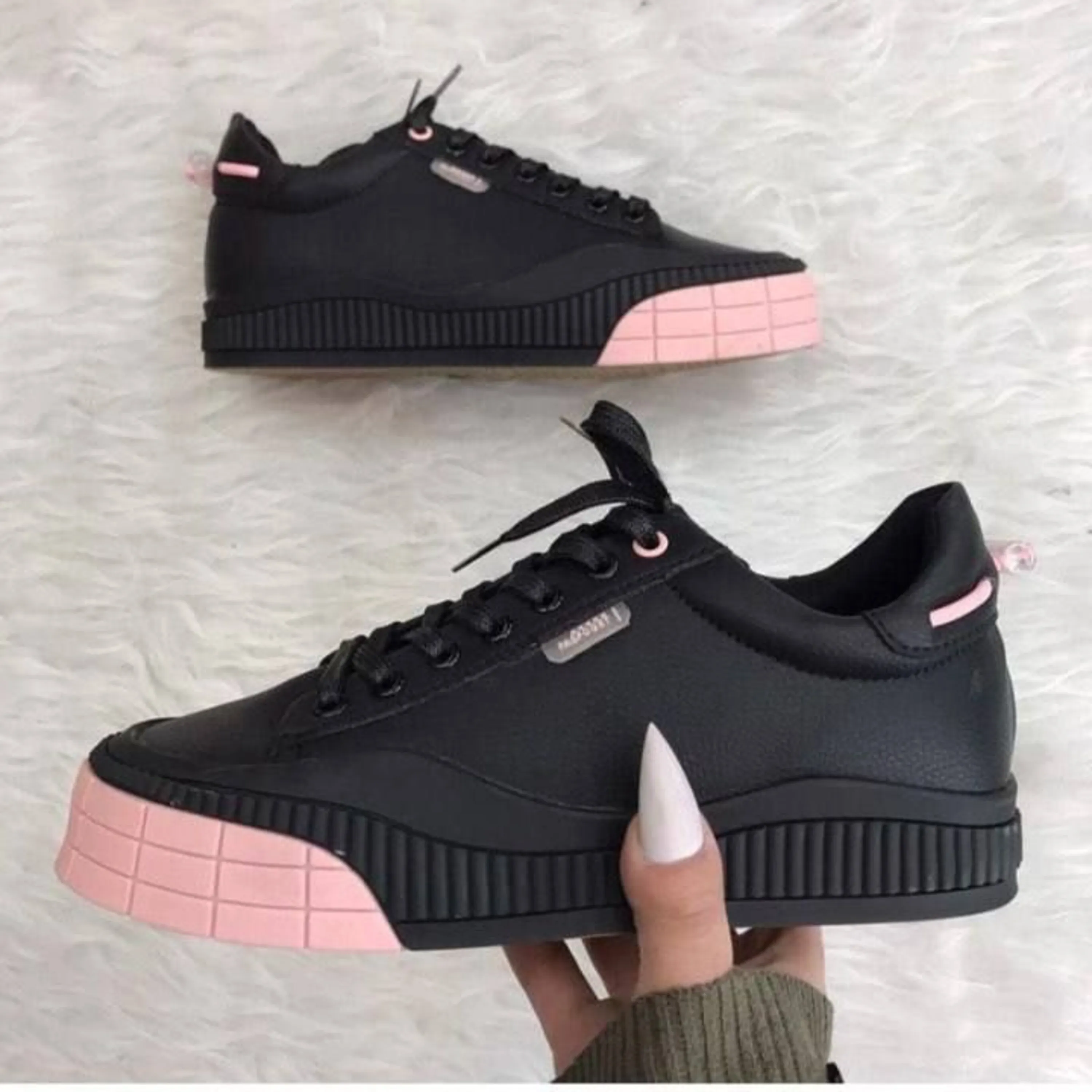 کتونی مرسدس