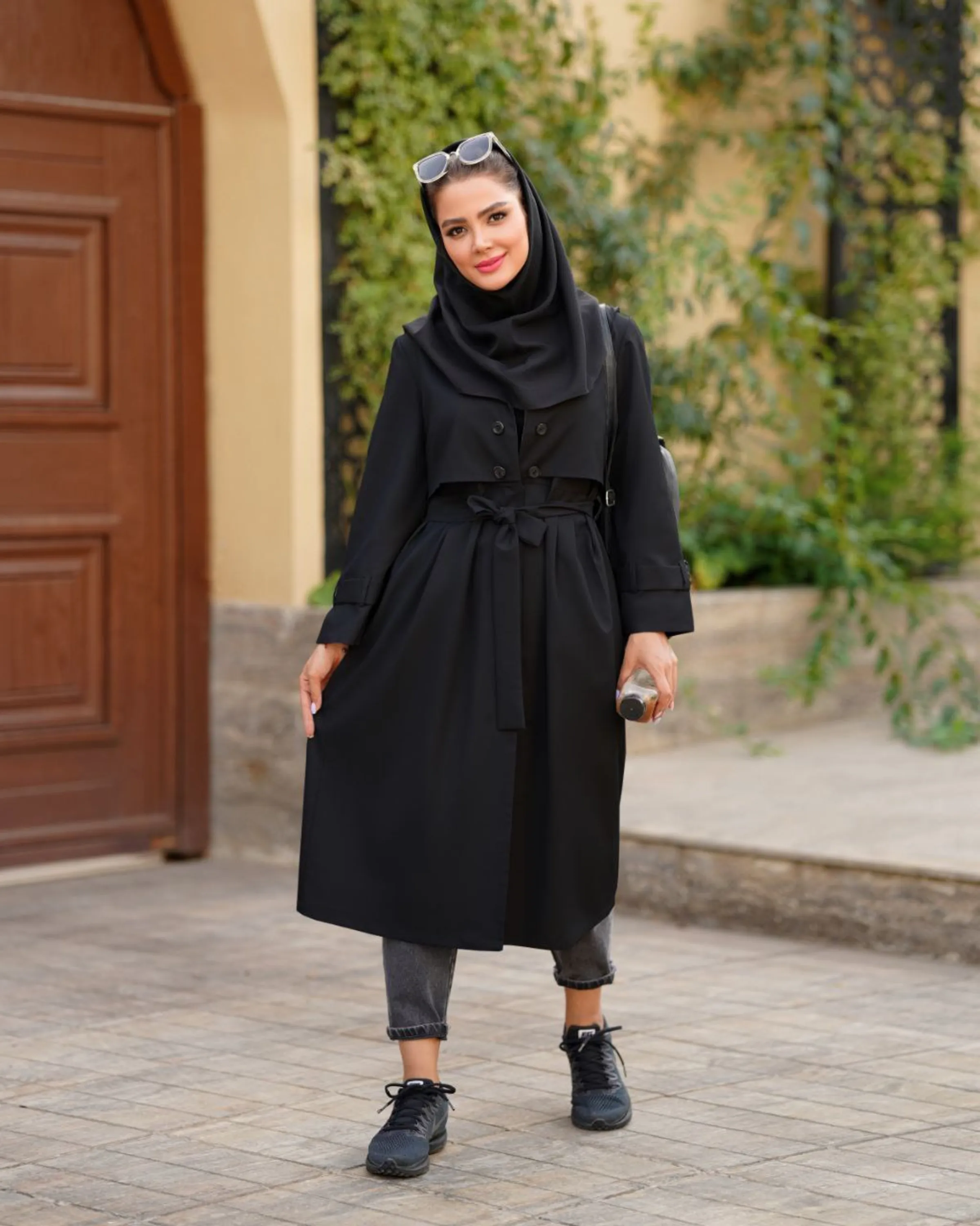 مانتو دانشجویی جلو بسته