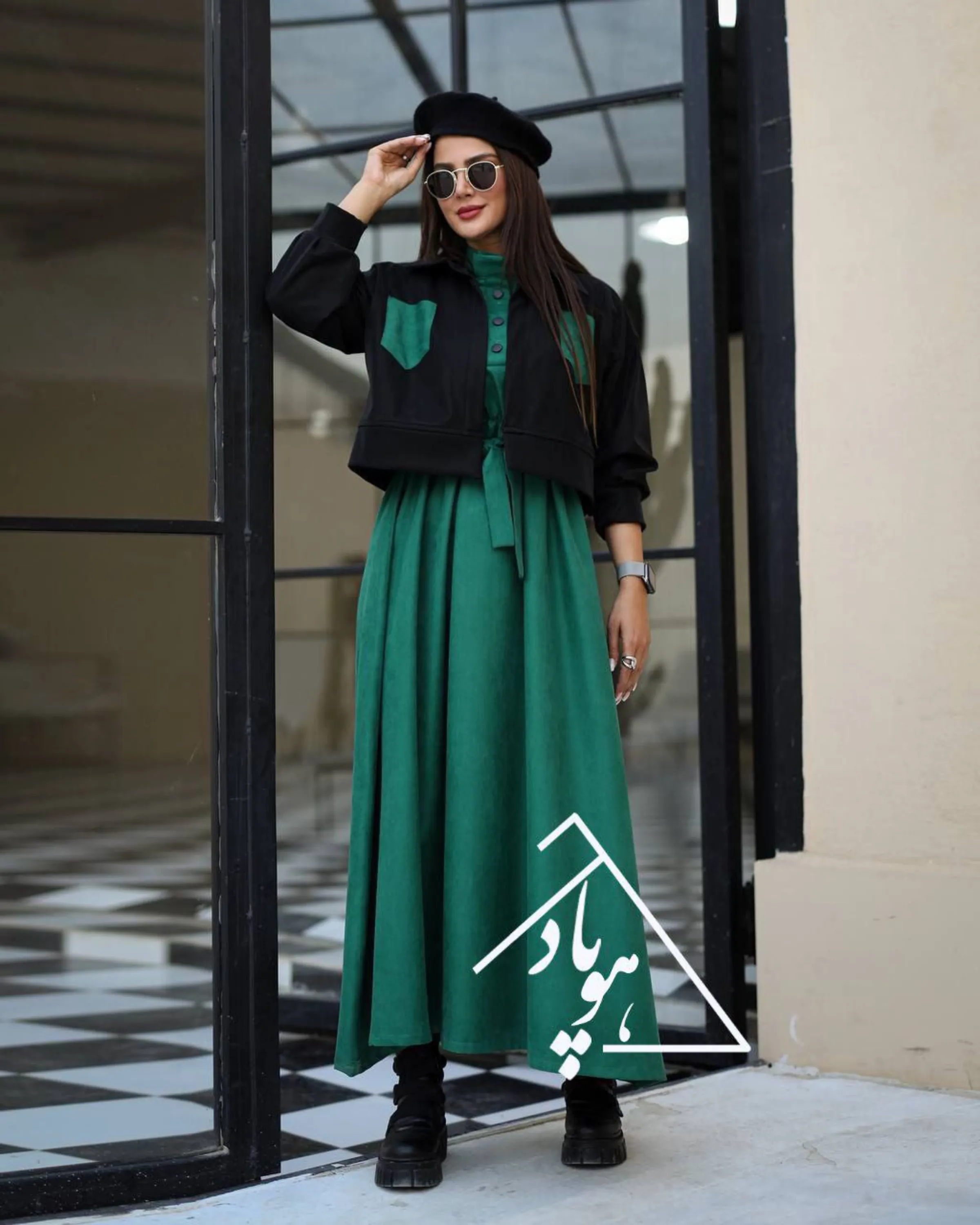 کت و سارافون هلن