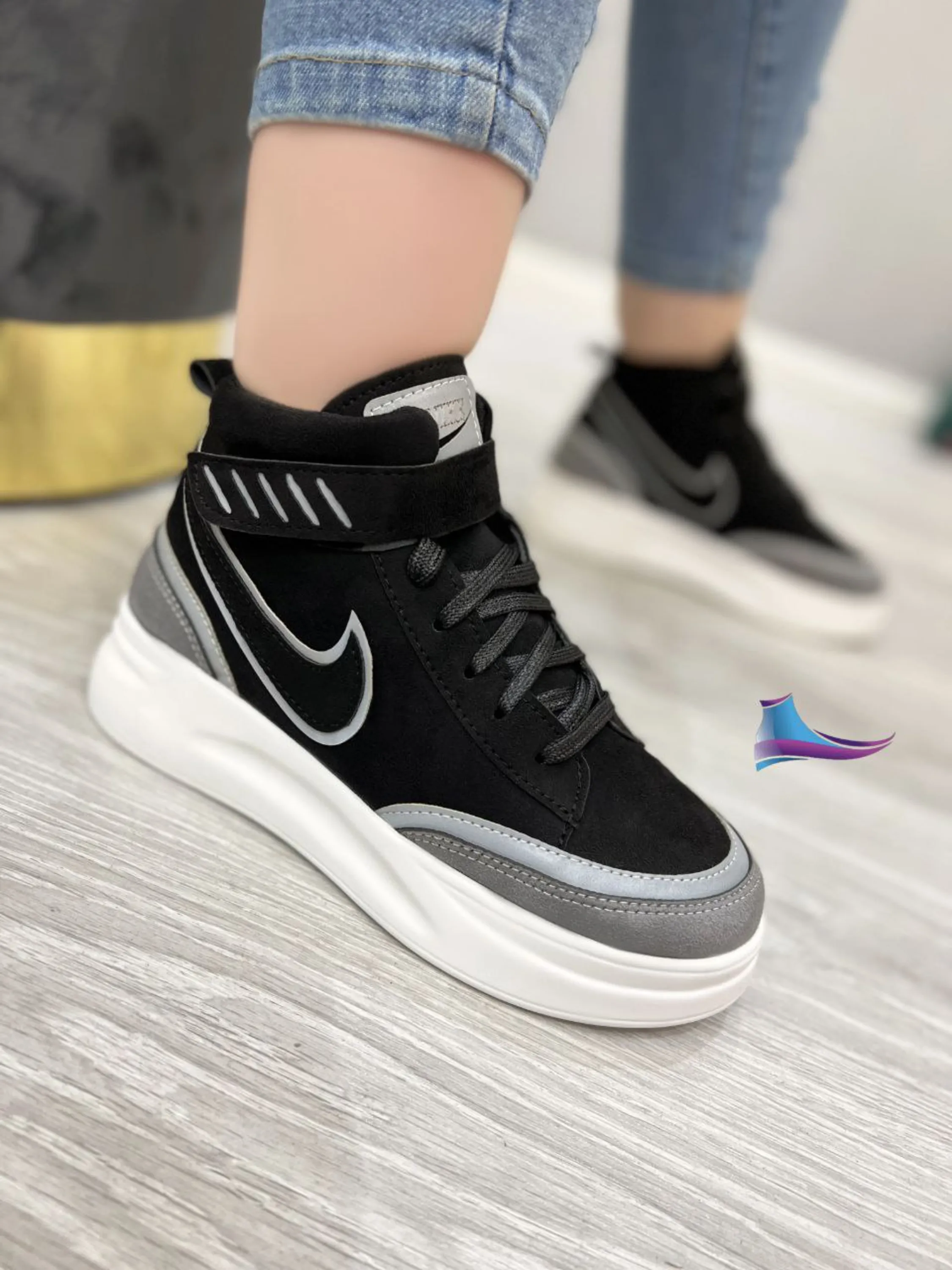 کتونی ساق بلند دخترانه