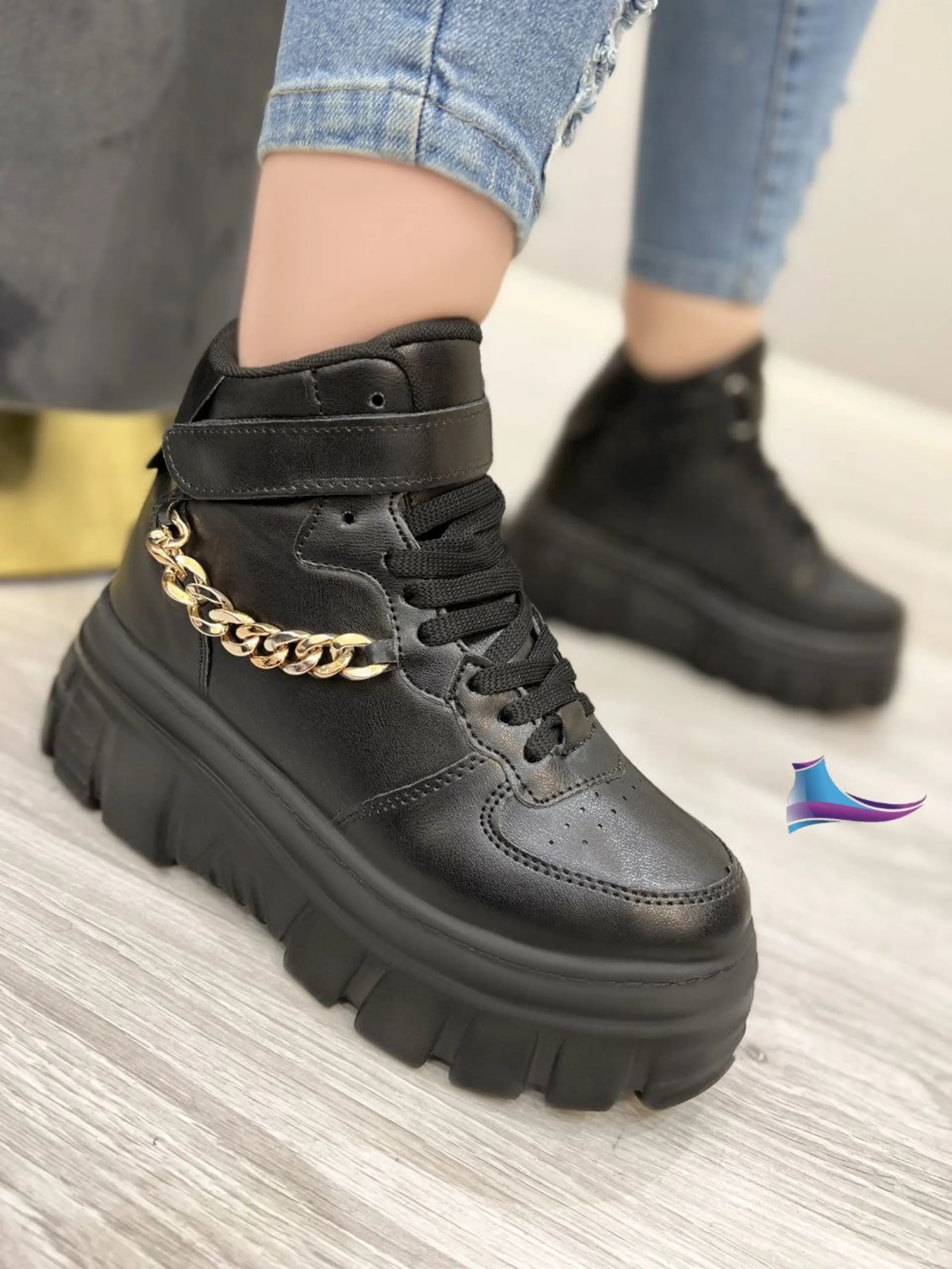 کتونی لژدار رخساره