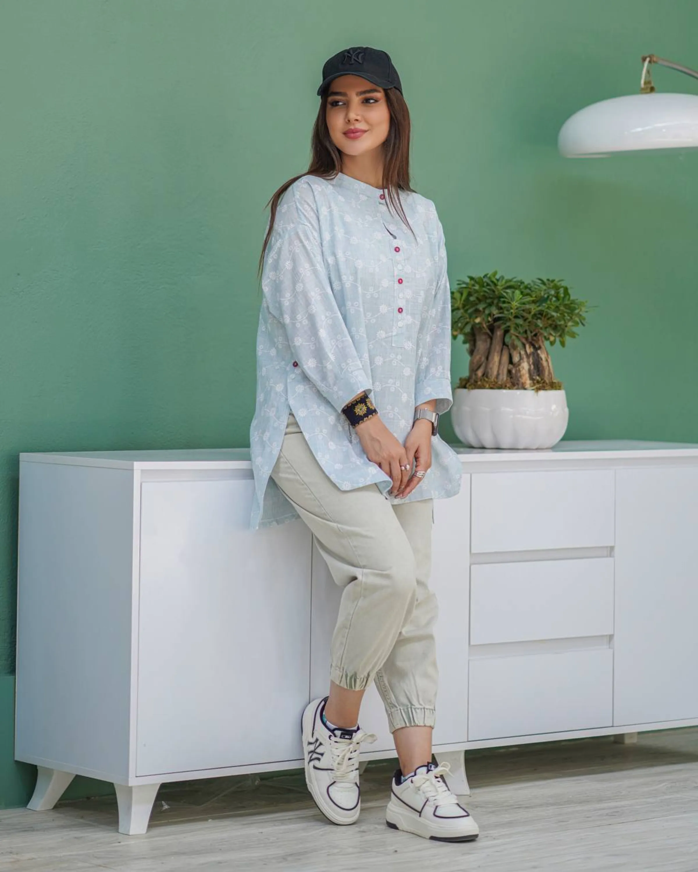 مانتو تی گل