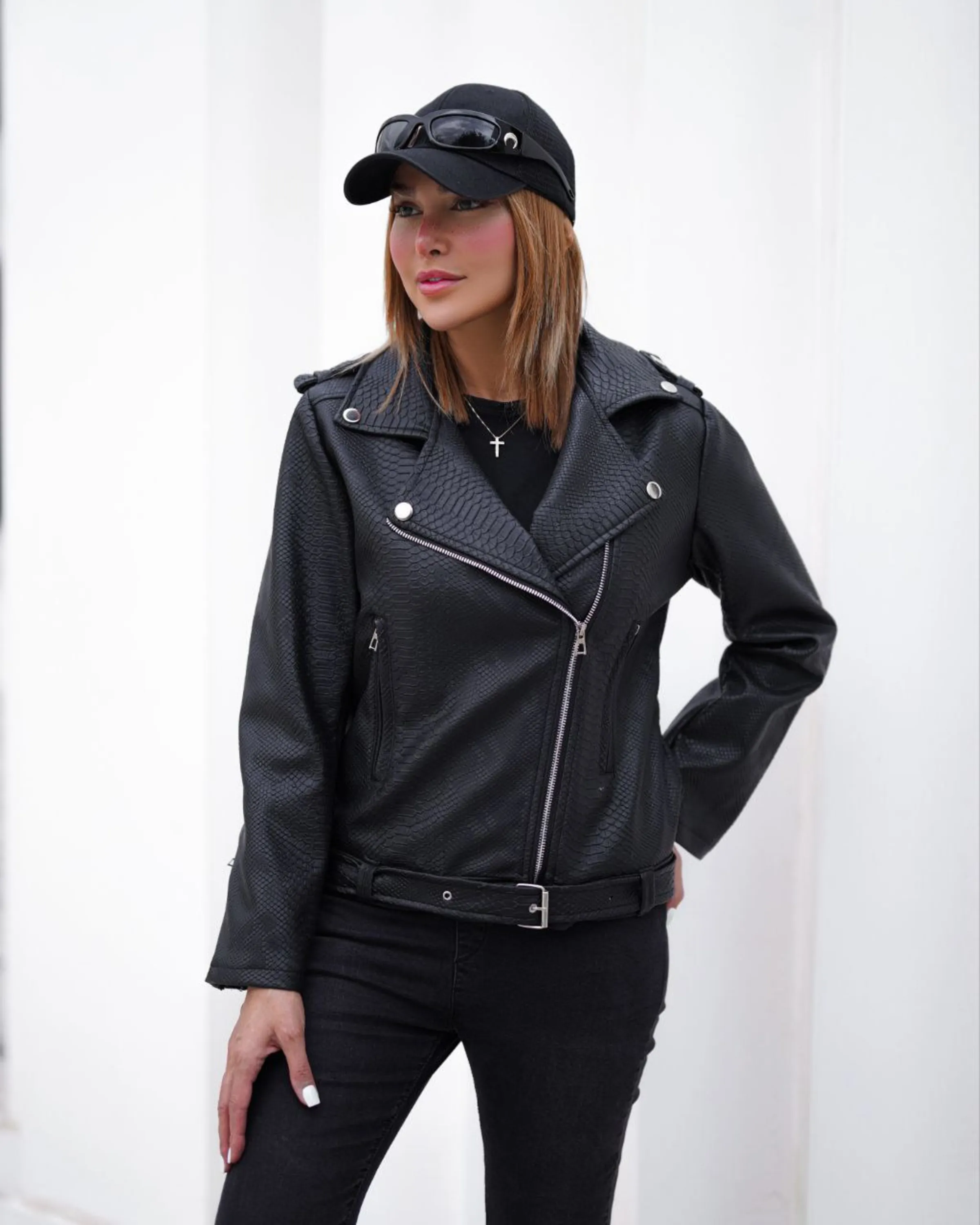 کاپشن چرم کراپ