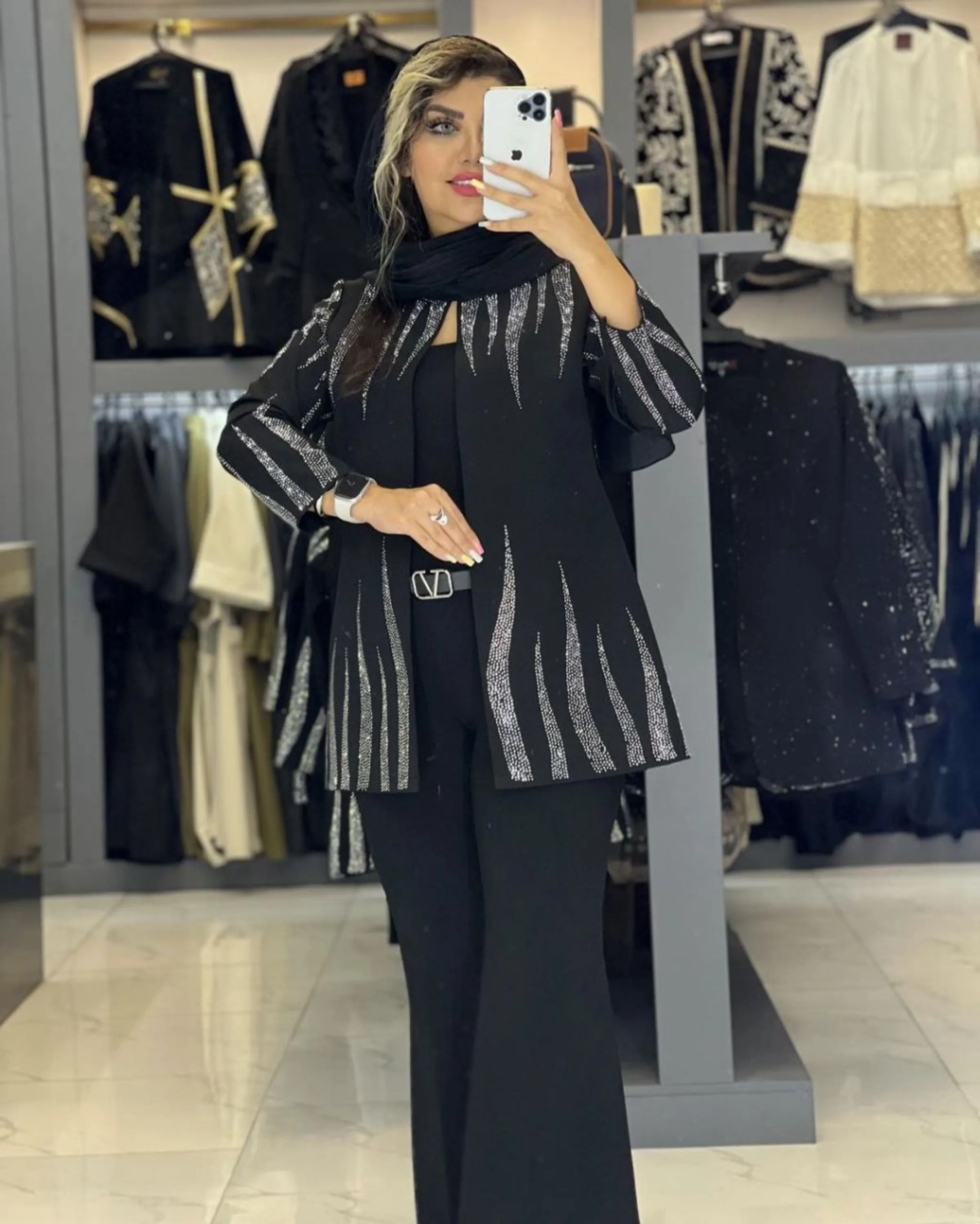 کت یقه گرد نگینی