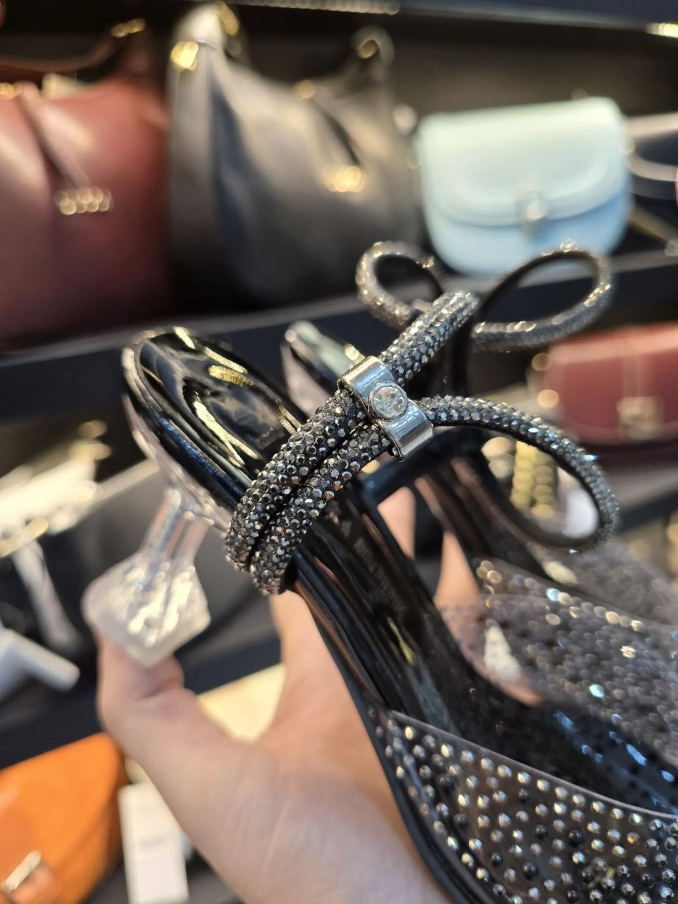 کفش مجلسی زنانه تلقی