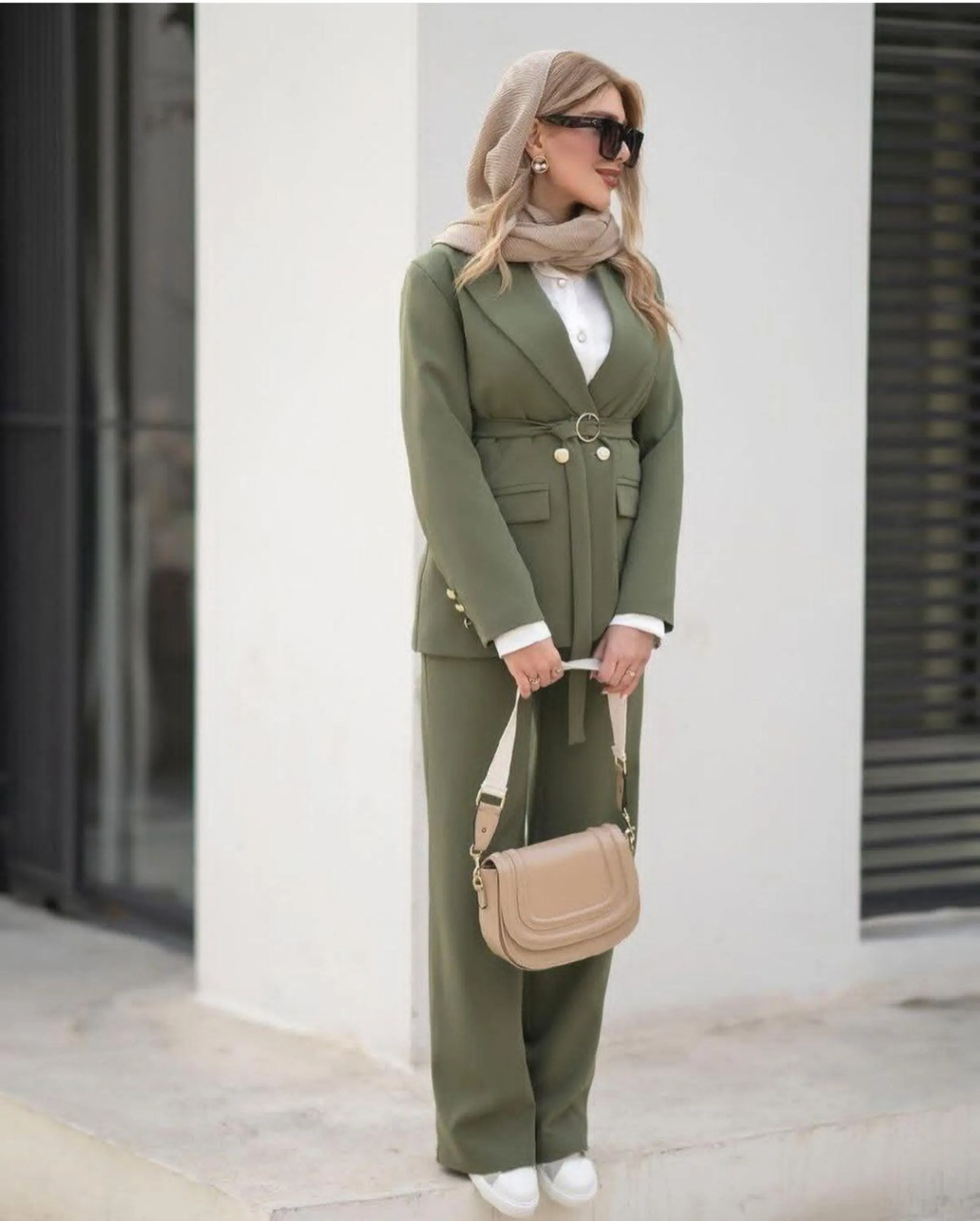 کت و شلوار شارلوت