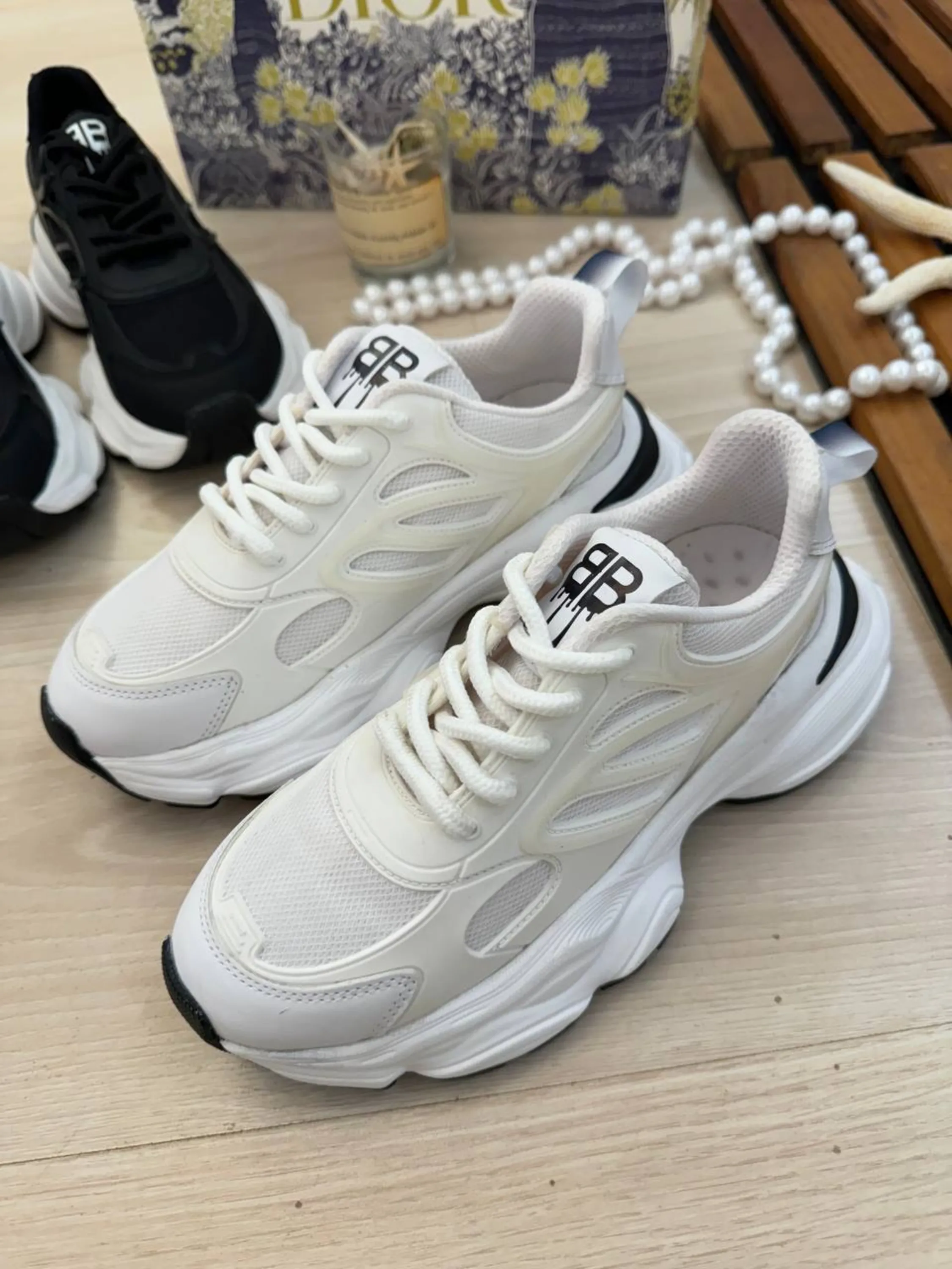 کتونی بالنسیگا