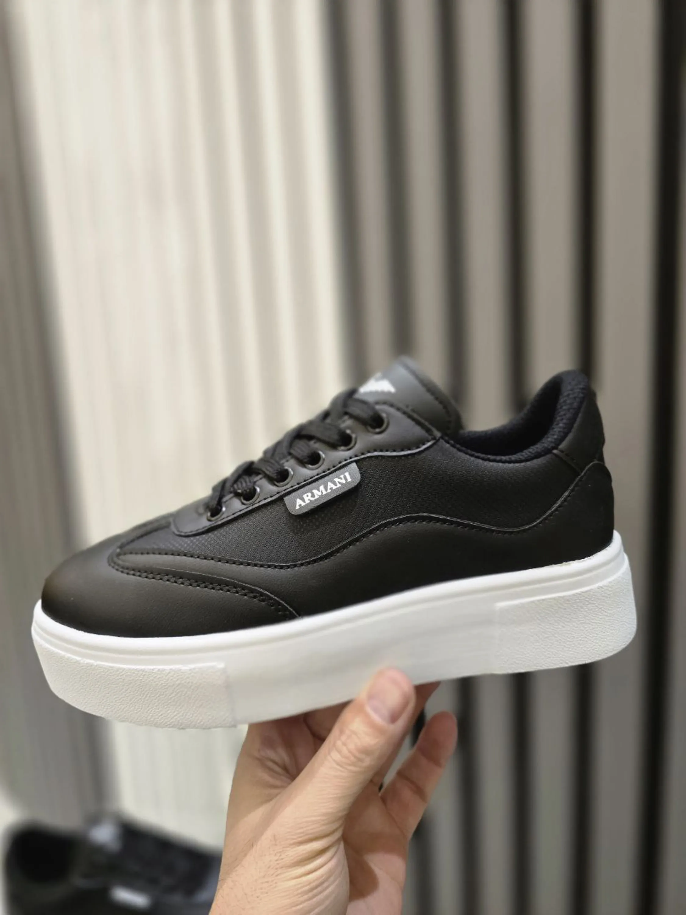 ونس ارمانی لک