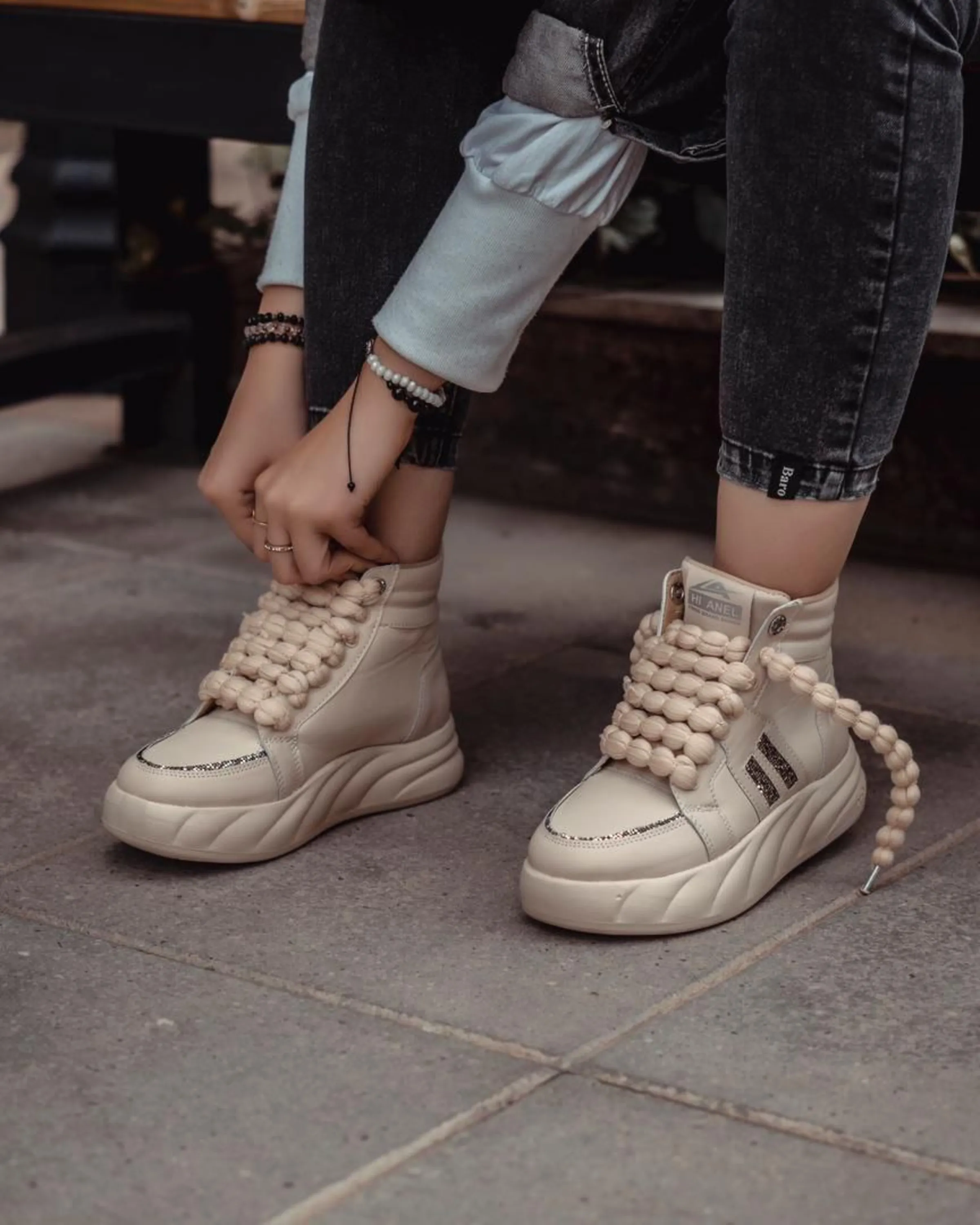 کتونی ساقدار بند گوشواره ای