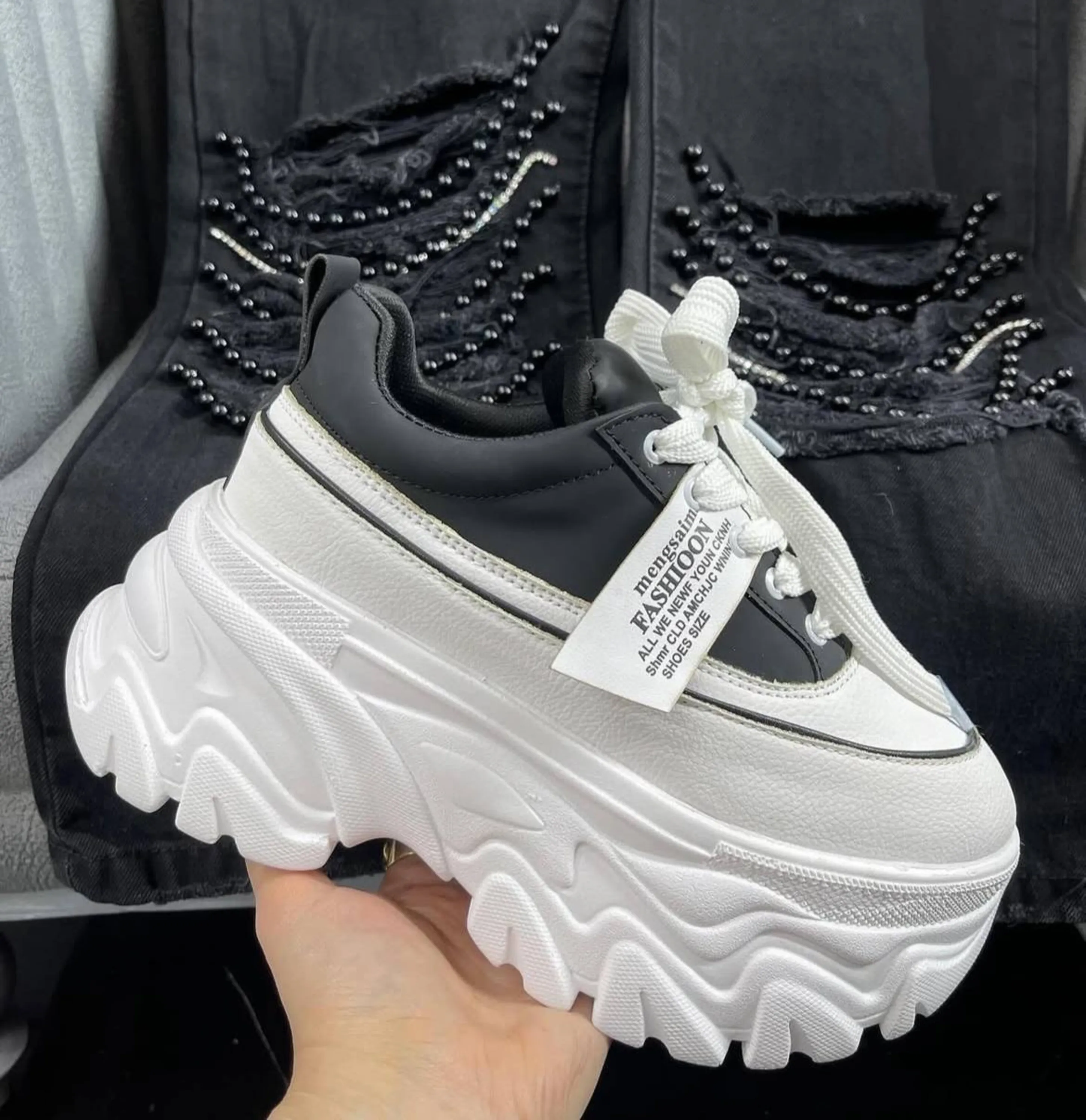 کتونی لژ دار