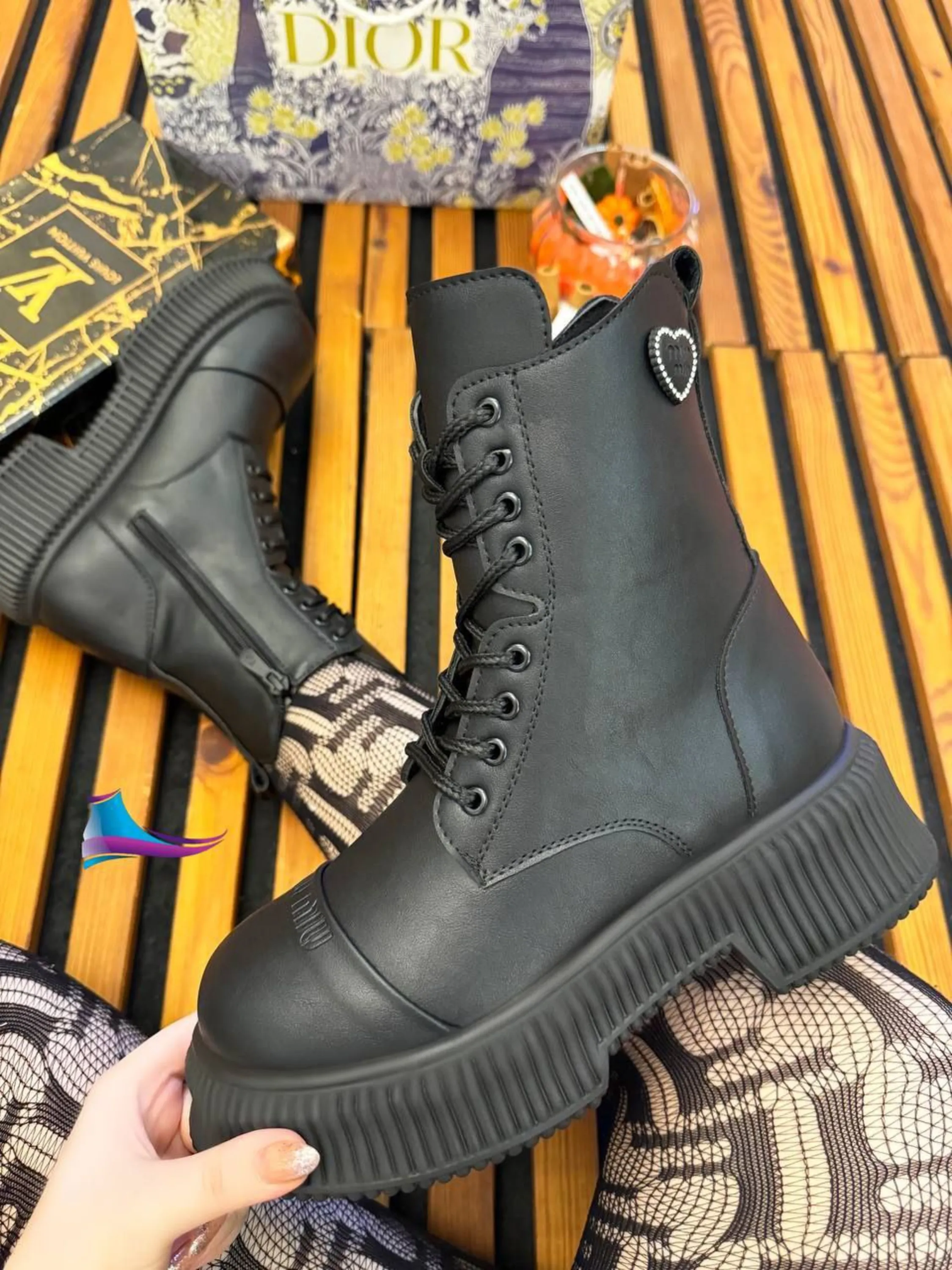 بوت قلبی منگوله دار