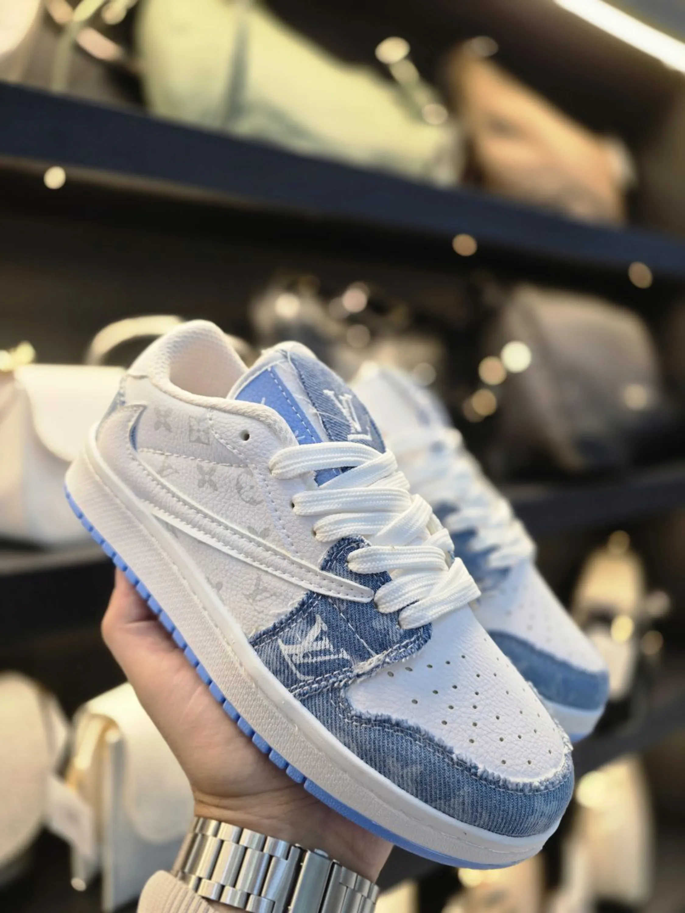 کتونی تراوین ال وی