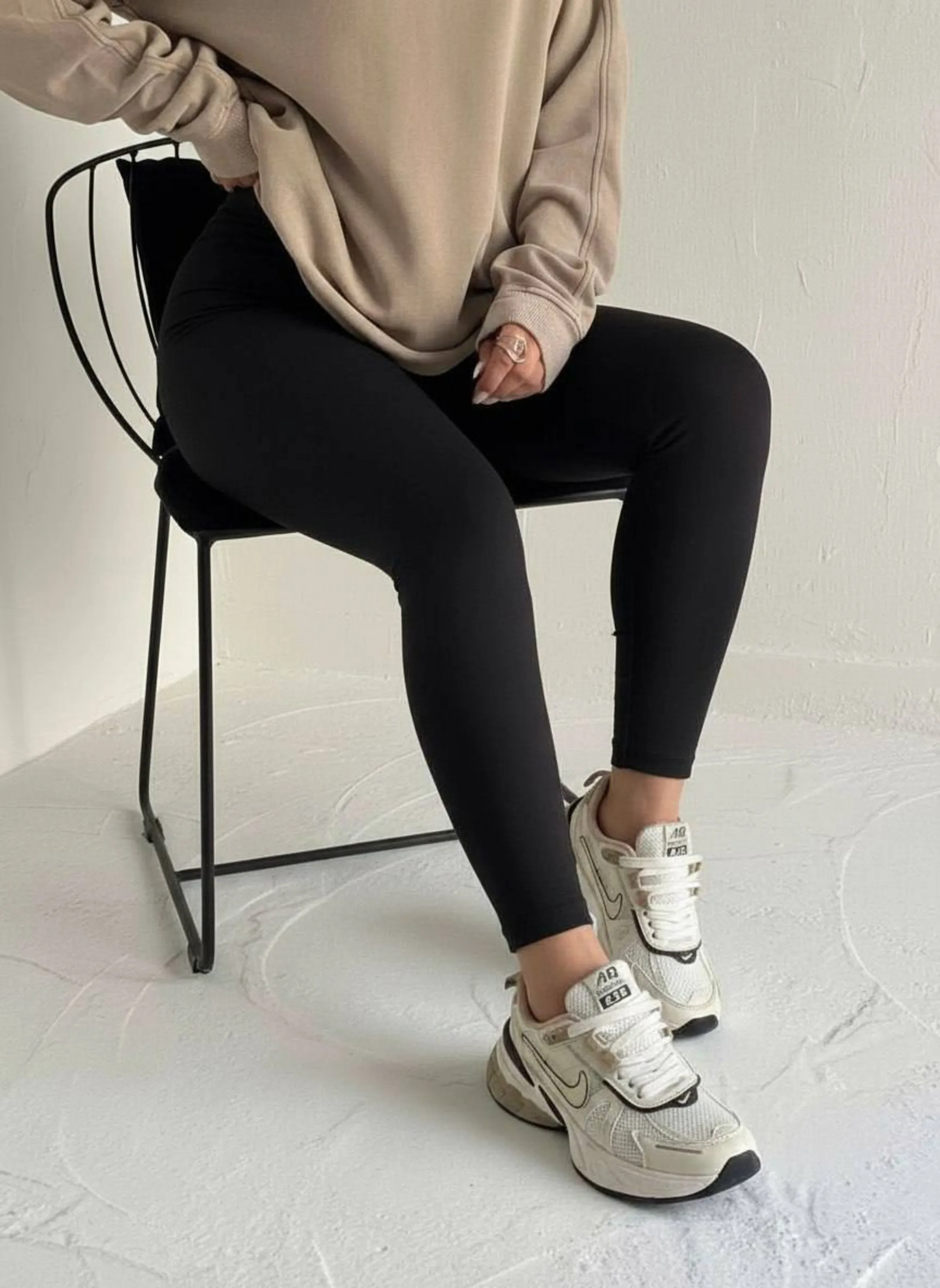 لگ مشکی پاییزه