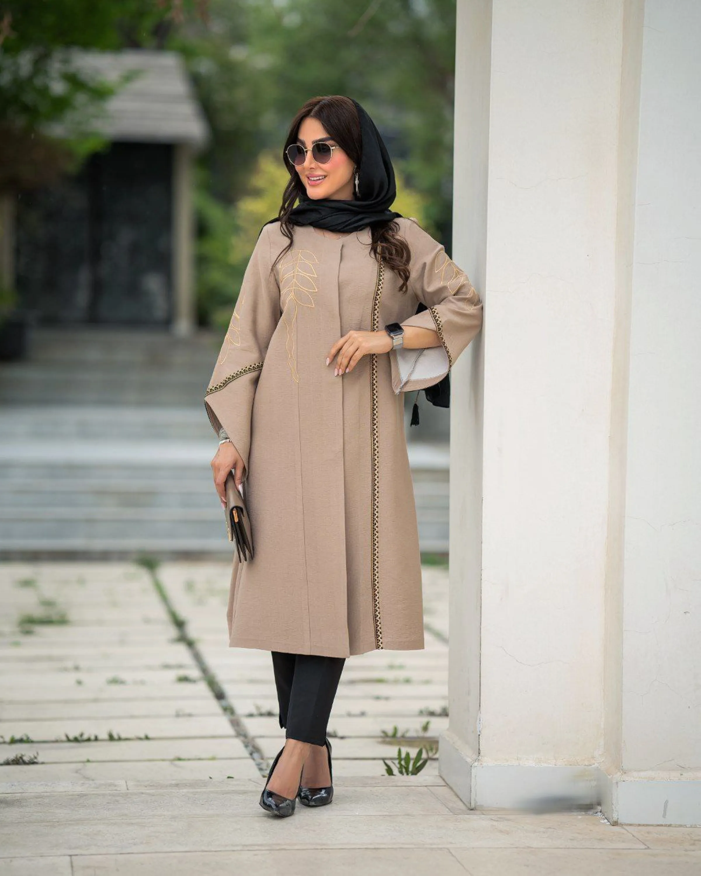 مانتو رویسا