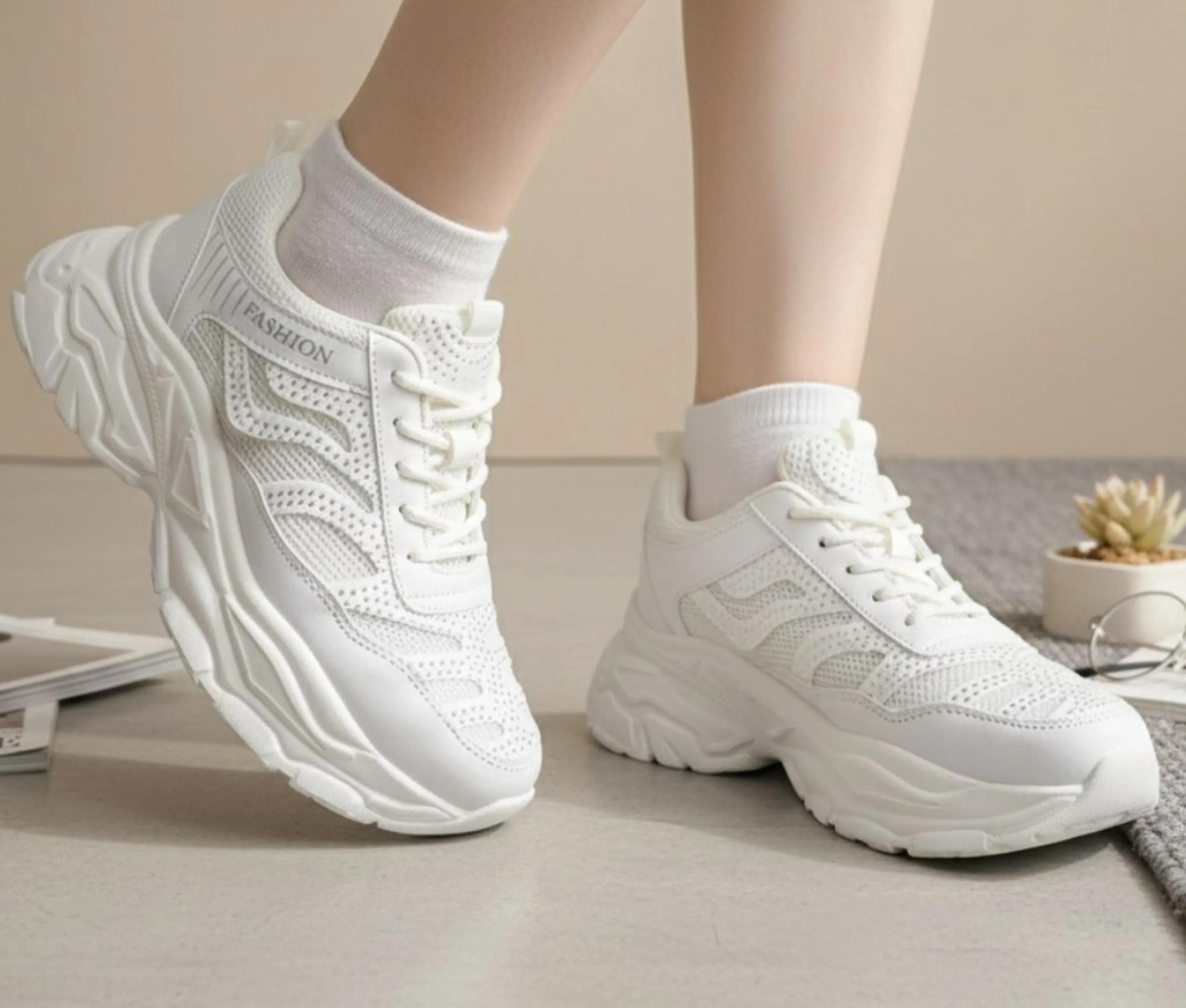 کتونی نگینی