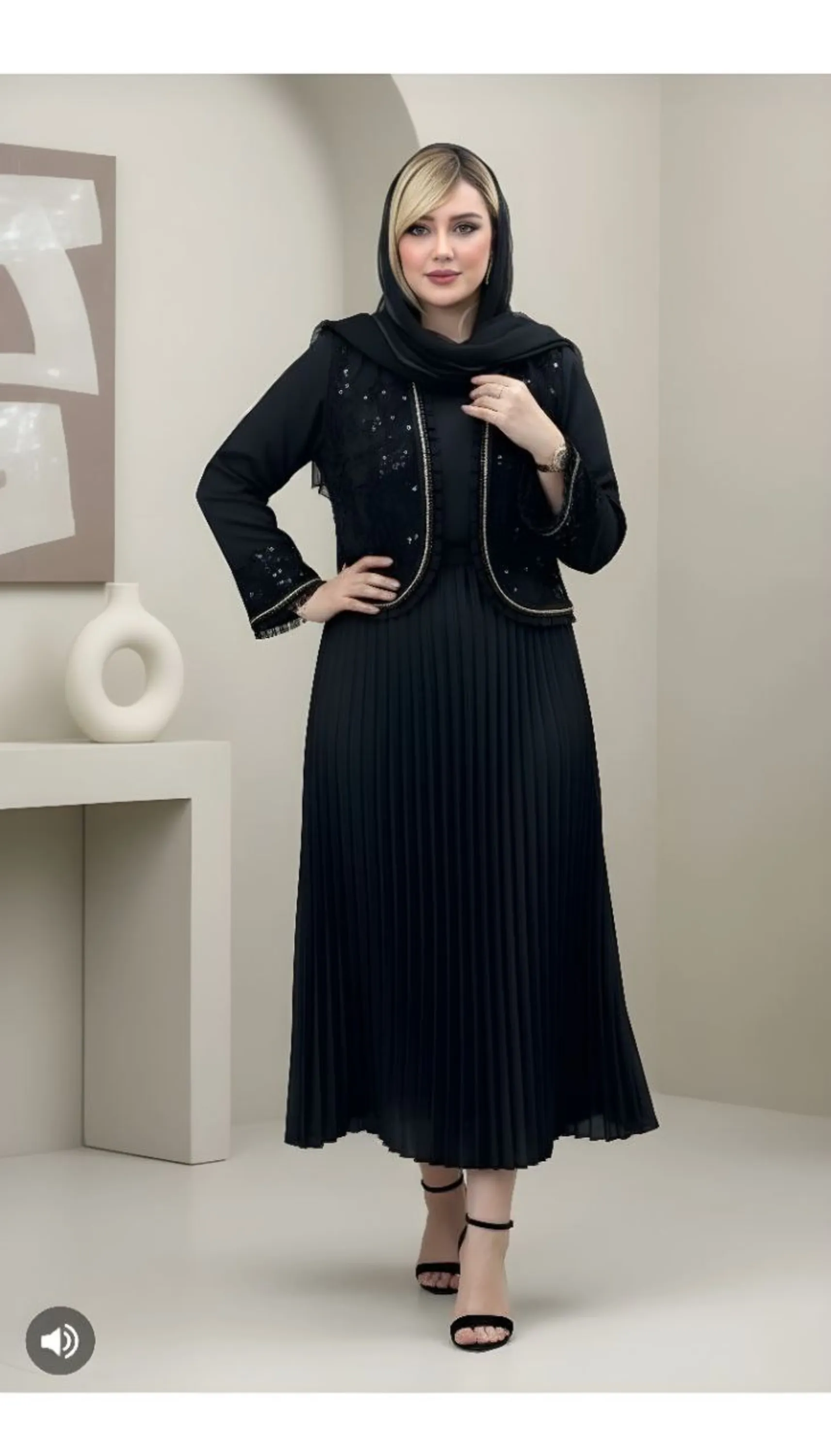 کت و سارافون بنتا نمایش در تن