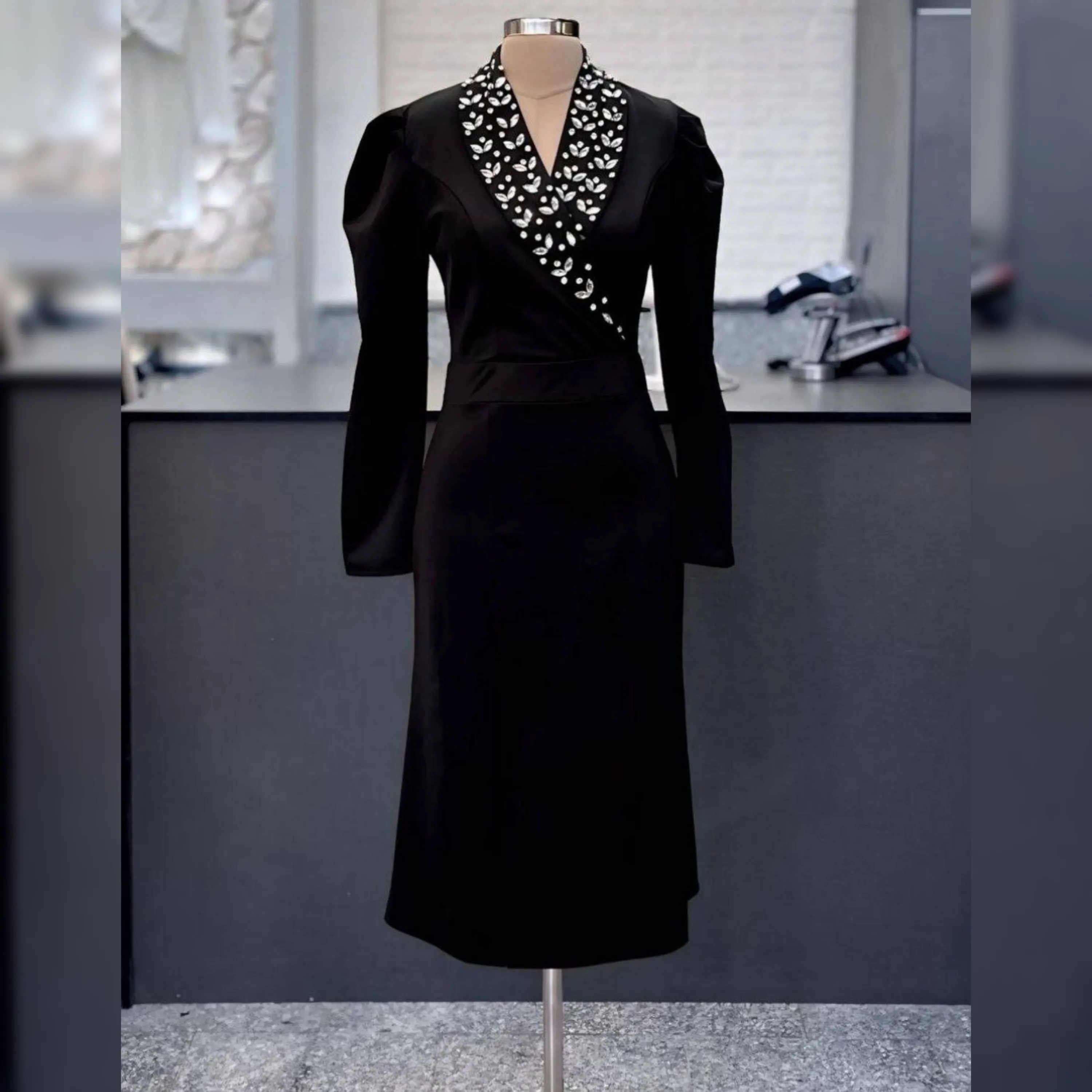 پیراهن کوتاه سنگدوزی یقه آرشال