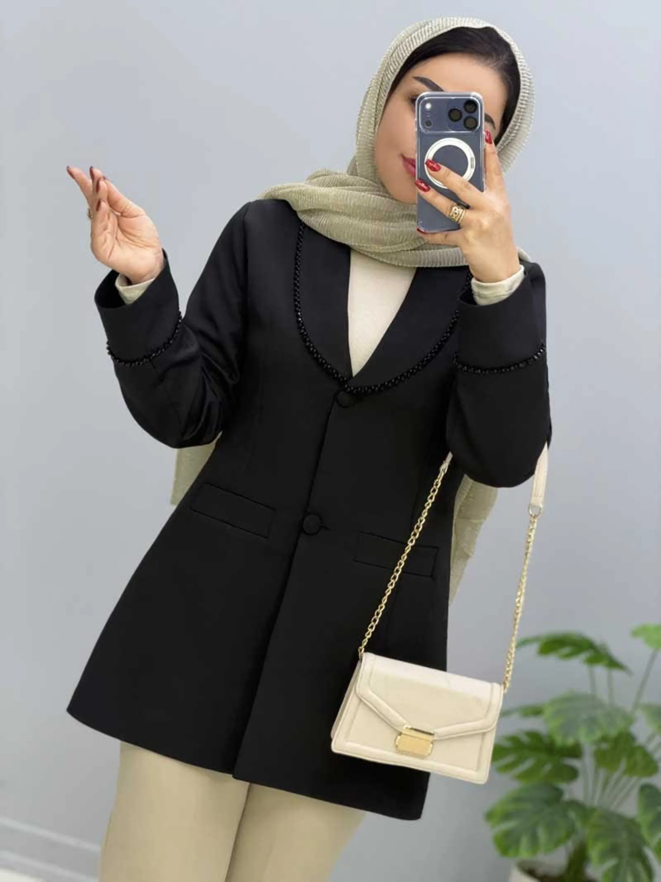 مانتو کتی مازراتی افسون