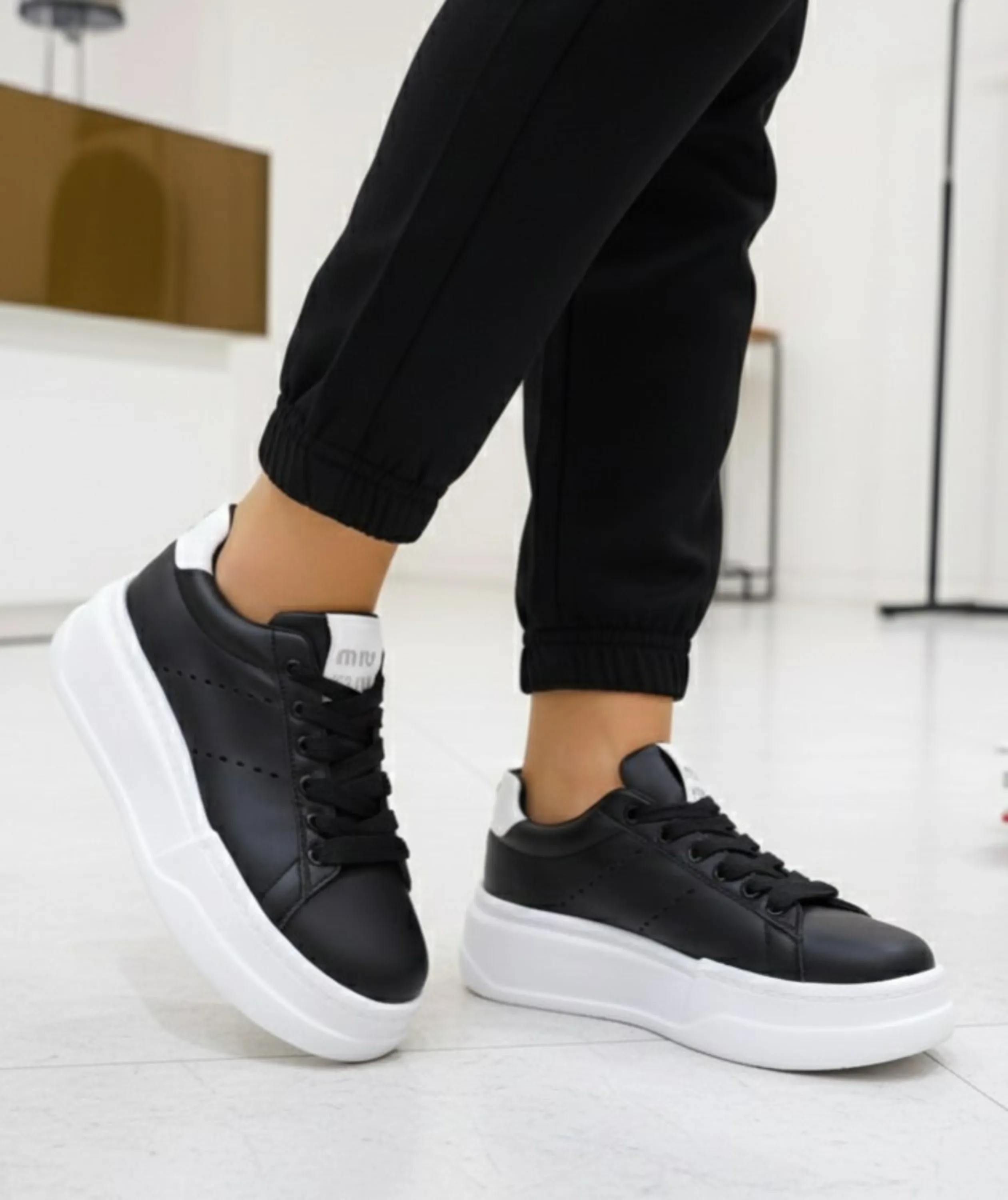 کتونی دخترانه لژدار درسا