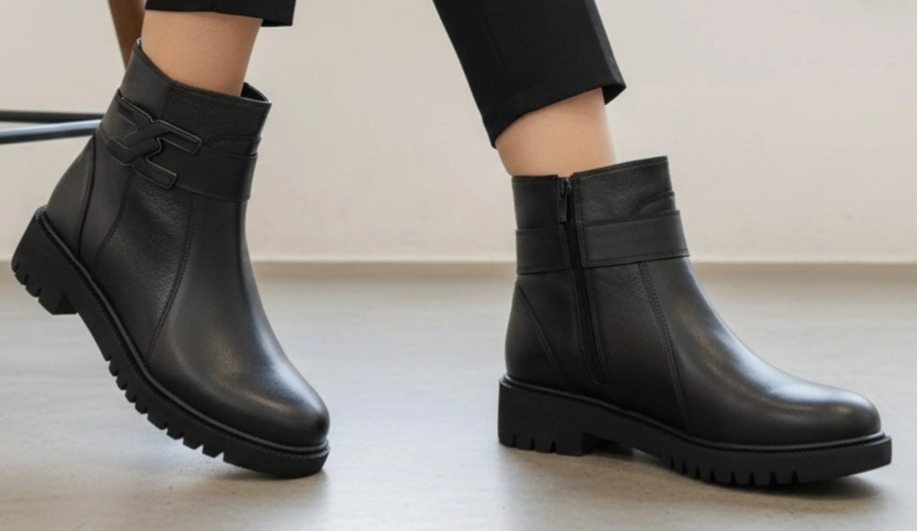 بوت دخترانه اسیکس تکنو