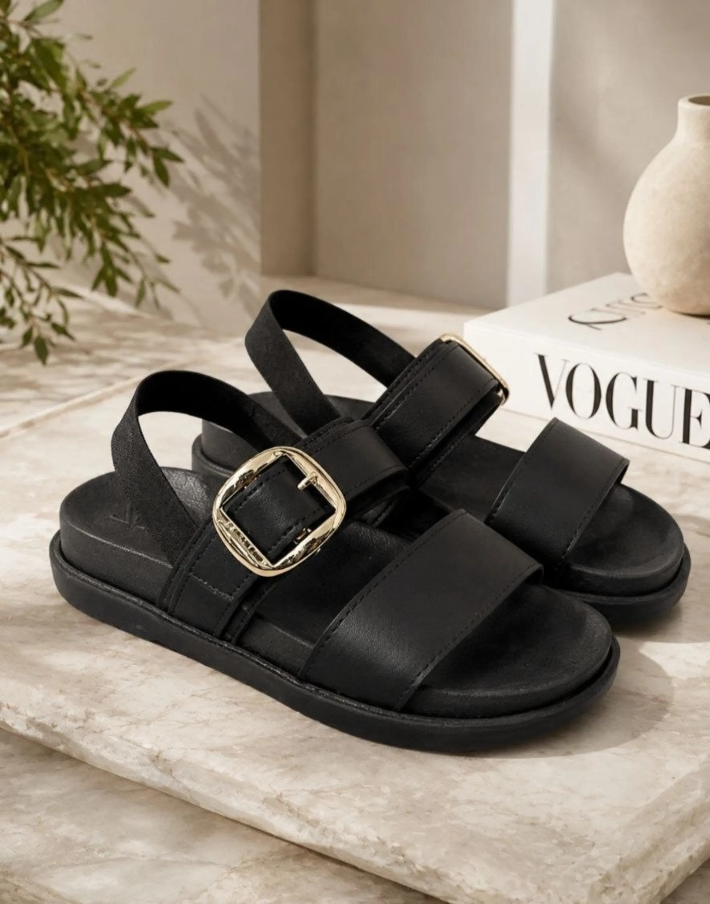 صندل زنانه اسلینگ  بک چرمی با سگک طلایی